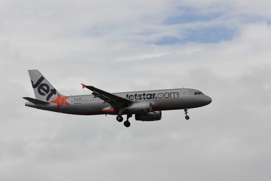 jetstar, landing, plane